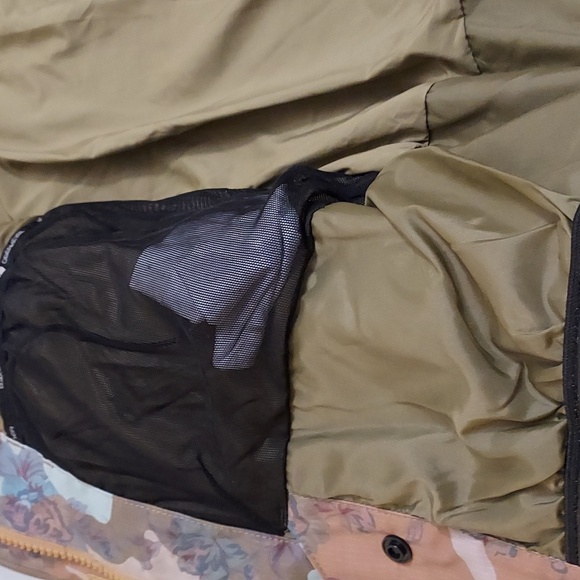 Womens Obermeyer Tuscany II Jacket - Picture 12 of 16